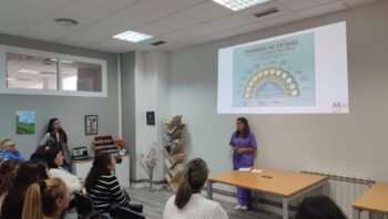 ENCUENTRO CON ALUMNAS CURSO «AUXILIAR DE ATENCIÓN SOCIOSANITARIA…»